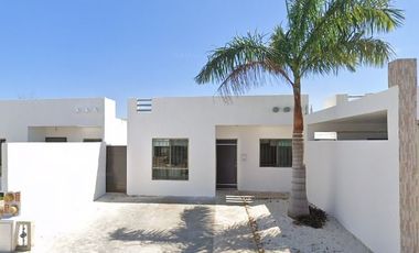 Casa en Venta. Fraccionamiento las Américas 2, Mérida, Yucatán. Remate Hipotecario.