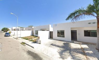 Casa en Venta. Fraccionamiento las Américas 2, Mérida, Yucatán. Remate Hipotecario.