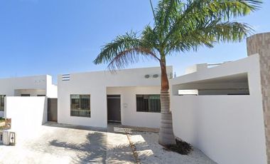 Casa en Venta. Fraccionamiento las Américas 2, Mérida, Yucatán. Remate Hipotecario.