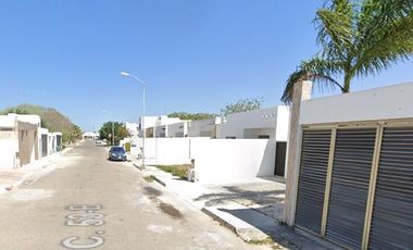Casa en Venta. Fraccionamiento las Américas 2, Mérida, Yucatán. Remate Hipotecario.