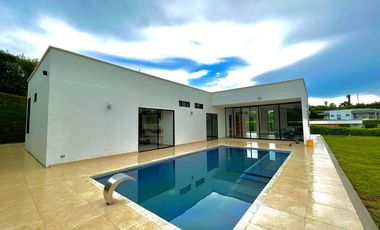 Casa Campestre en Venta, Condominio las Marias - via cerritos la Virginia