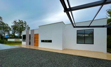 Casa Campestre en Venta, Condominio las Marias - via cerritos la Virginia