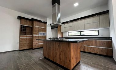 Casa Campestre en Venta, Condominio las Marias - via cerritos la Virginia