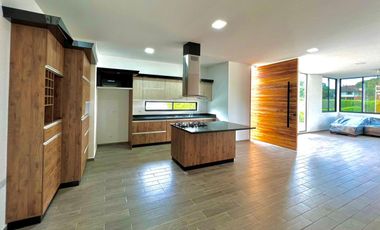 Casa Campestre en Venta, Condominio las Marias - via cerritos la Virginia