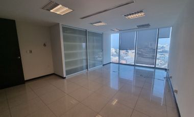 RENTO OFICINA AMPLIA CERCA DE PLAZA AMERICAS