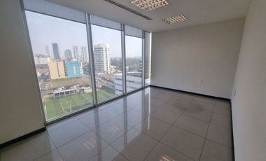 RENTO OFICINA AMPLIA CERCA DE PLAZA AMERICAS
