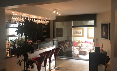 Venta excelente casa en Las Lagunas con 4 a 5 Dormitorios y Suite Privada con Acceso Independiente, Terraza, Piscina y BBQ
