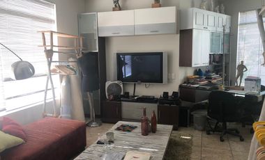 Venta excelente casa en Las Lagunas con 4 a 5 Dormitorios y Suite Privada con Acceso Independiente, Terraza, Piscina y BBQ
