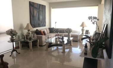 Venta excelente casa en Las Lagunas con 4 a 5 Dormitorios y Suite Privada con Acceso Independiente, Terraza, Piscina y BBQ