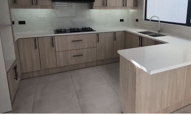 CASA EN CONJUNTO HUACHI CHICO AMBATO