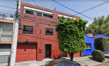 REMATO EXCELENTE CASA, EN LA COL. DEL CARMEN COYOACÁN