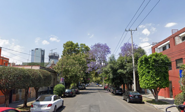 REMATO EXCELENTE CASA, EN LA COL. DEL CARMEN COYOACÁN
