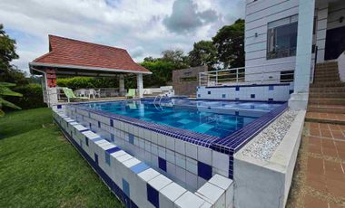 VENDO O PERMUTO ESPECTACULAR CASA QUINTA CAMPESTRE EN CONDOMINIO LA MESA