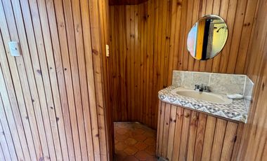 Venta Exclusiva: Casa en Excelente Ubicación de Surco, Ideal para Proyecto Inmobiliario o Vivir – Con Piscina, Terraza y BBQ
