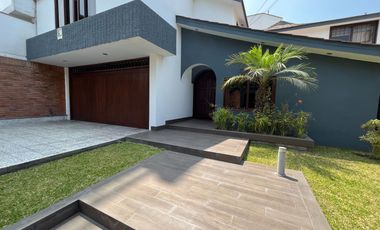 Venta Exclusiva: Casa en Excelente Ubicación de Surco, Ideal para Proyecto Inmobiliario o Vivir – Con Piscina, Terraza y BBQ
