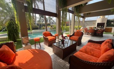 Venta Exclusiva Casa de Lujo en Rinconada del Lago – Elegancia, Luz Natural y Confort con Piscina y Terraza