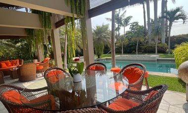 Venta Exclusiva Casa de Lujo en Rinconada del Lago – Elegancia, Luz Natural y Confort con Piscina y Terraza