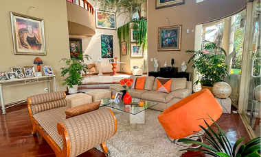 Venta Exclusiva Casa de Lujo en Rinconada del Lago – Elegancia, Luz Natural y Confort con Piscina y Terraza