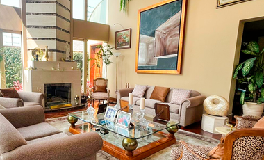 Venta Exclusiva Casa de Lujo en Rinconada del Lago – Elegancia, Luz Natural y Confort con Piscina y Terraza