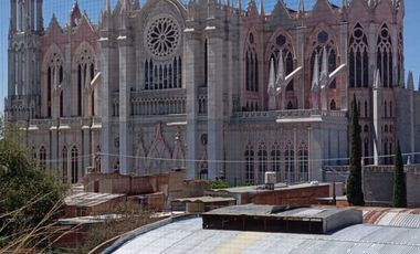 EXCELENTE PROPIEDAD EN VENTA  PARA AIRBNB A UNOS PASOS DEL TEMPLO EXPIATORIO