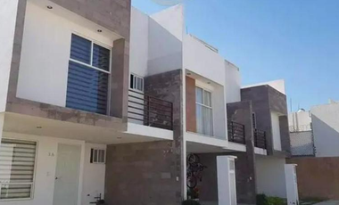 EN REMATE CASA EN 
