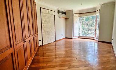 Venta Excepcional en La Planicie, La Molina – Casa de 2500m² con Piscina, Cava y Potencial para Nuevo Proyecto