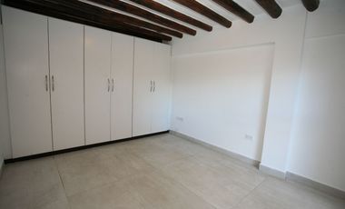 Espacio y Estilo: Hermosa Casa Rústica Moderna en Alquiler