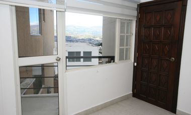 Espacio y Estilo: Hermosa Casa Rústica Moderna en Alquiler