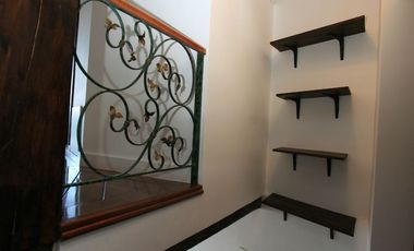 Espacio y Estilo: Hermosa Casa Rústica Moderna en Alquiler