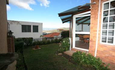 Espacio y Estilo: Hermosa Casa Rústica Moderna en Alquiler