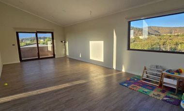 Limache, Gran Casa en Parcela, 4 dormitorios, estar, quincho, piscina