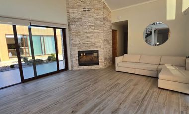 Limache, Gran Casa en Parcela, 4 dormitorios, estar, quincho, piscina