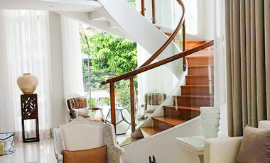 6 Bedroom House and Lot for Sale in Quezon City at White Plains