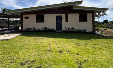 HOUSE WITH OCEAN & MOUNTAIN VIEW FOR SALE IN DAUIN