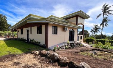HOUSE WITH OCEAN & MOUNTAIN VIEW FOR SALE IN DAUIN
