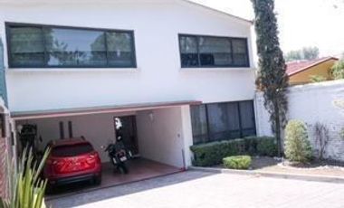 CASA EN LA ZONA DE MAYOR PLUSVALÍA DE LAS ÁGUILAS