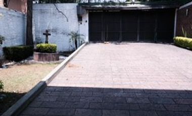 CASA EN LA ZONA DE MAYOR PLUSVALÍA DE LAS ÁGUILAS