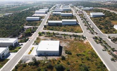 🏢 Bodega de Alto Nivel en Querétaro – ¡Activa e inicia tu Operación YA! 📏 465 m² de terreno y 375 m² de construcción.