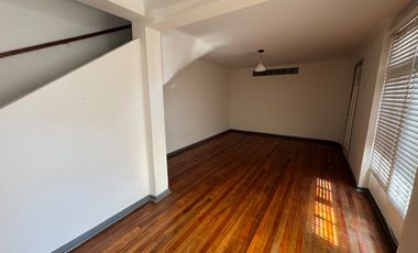 Casa 2 pisos a 2 cuadras plaza de Armas de Chillán