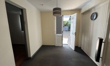 Casa 2 pisos a 2 cuadras plaza de Armas de Chillán