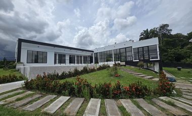 VENDO O PERMUTO CASA QUINTA CAMPESTRE PARA ESTRENAR EN LA MESA CUNDINAMARCA.