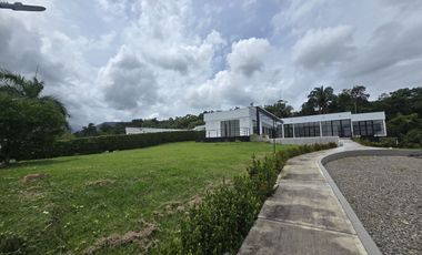 VENDO O PERMUTO CASA QUINTA CAMPESTRE PARA ESTRENAR EN LA MESA CUNDINAMARCA.