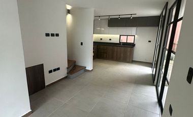 Se renta casa en villa terra pereira.