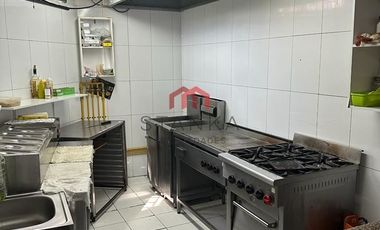 Pub Restaurant Pizzería en Arriendo 120 UF, Venta Derecho de Llave 2310 UF, Sector Centro de Antofagasta.