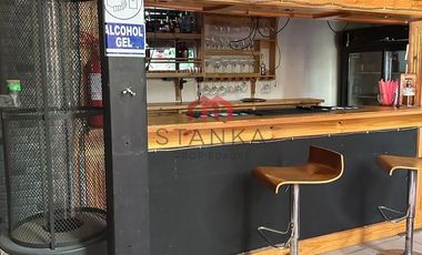 Pub Restaurant Pizzería en Arriendo 120 UF, Venta Derecho de Llave 2310 UF, Sector Centro de Antofagasta.