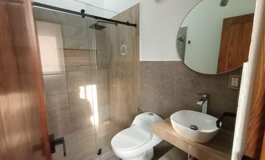 En Renta Casa En Condominio, Excelente Ubicación, Alberca y Jardín