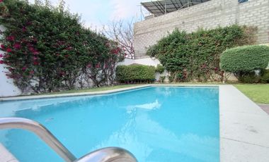 En Renta Casa En Condominio, Excelente Ubicación, Alberca y Jardín