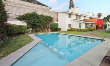 En Renta Casa En Condominio, Excelente Ubicación, Alberca y Jardín
