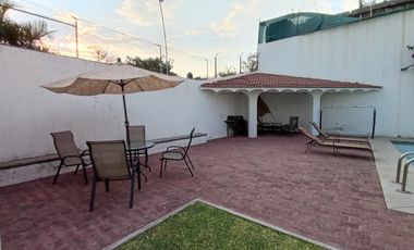 En Renta Casa En Condominio, Excelente Ubicación, Alberca y Jardín