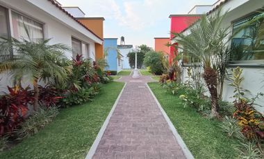En Renta Casa En Condominio, Excelente Ubicación, Alberca y Jardín